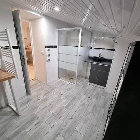 Agreable Maisonnette Entre Ocean Et Vignes *